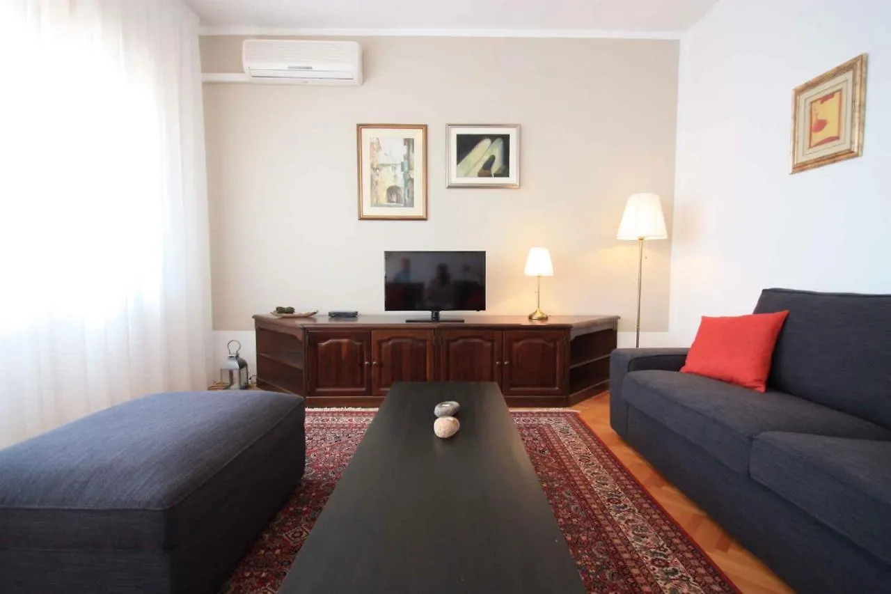 Apartments In Dramalj 39505 Croatia
