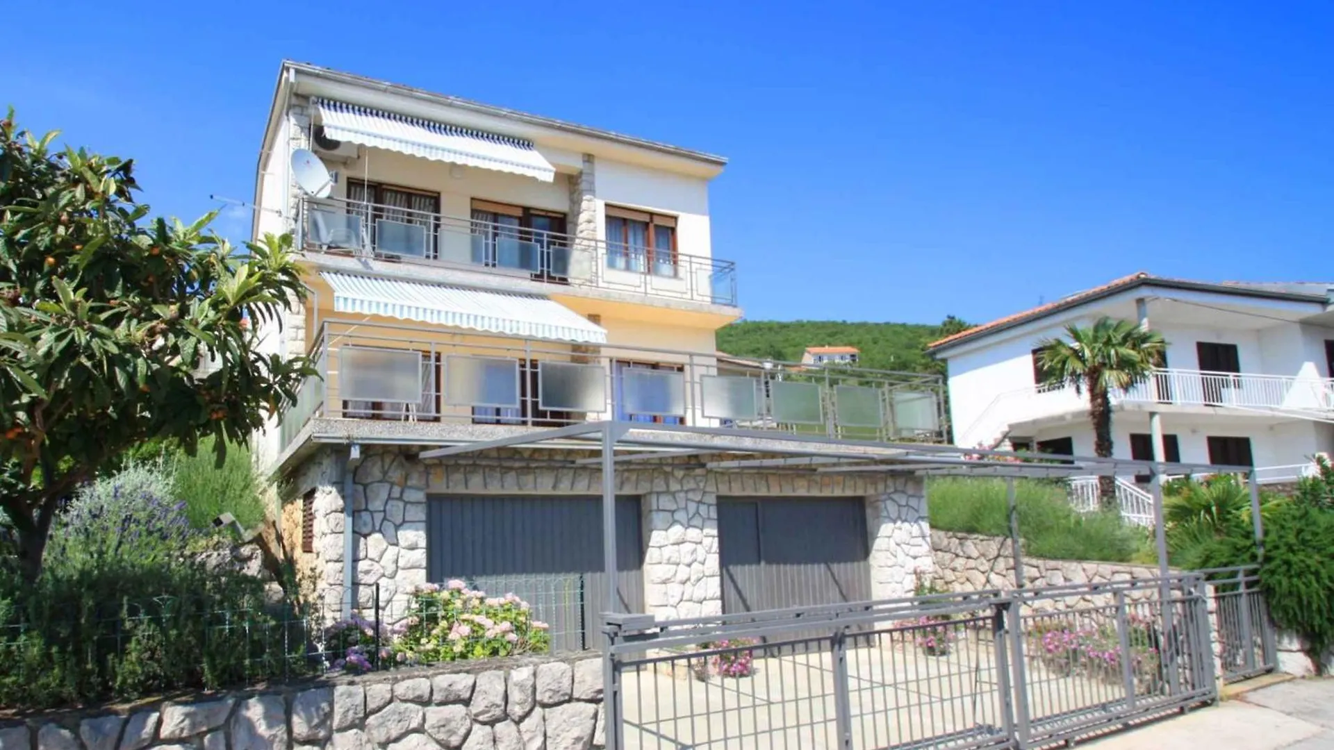 Apartments In Dramalj 39505
